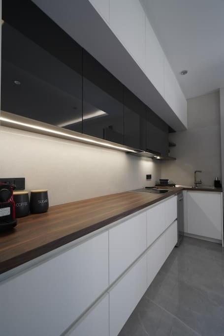 Brand New 3Br With 2 Bathrooms Marousi Apartment Athens Ngoại thất bức ảnh