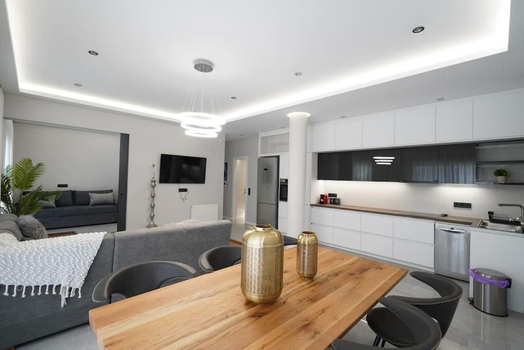 Brand New 3Br With 2 Bathrooms Marousi Apartment Athens Ngoại thất bức ảnh